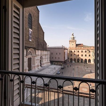 Urbanicooh Asinelli - Balcony On Piazza Maggiore Bologna Bagian luar foto