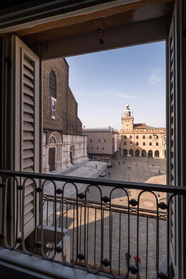 Urbanicooh Asinelli - Balcony On Piazza Maggiore Bologna Bagian luar foto
