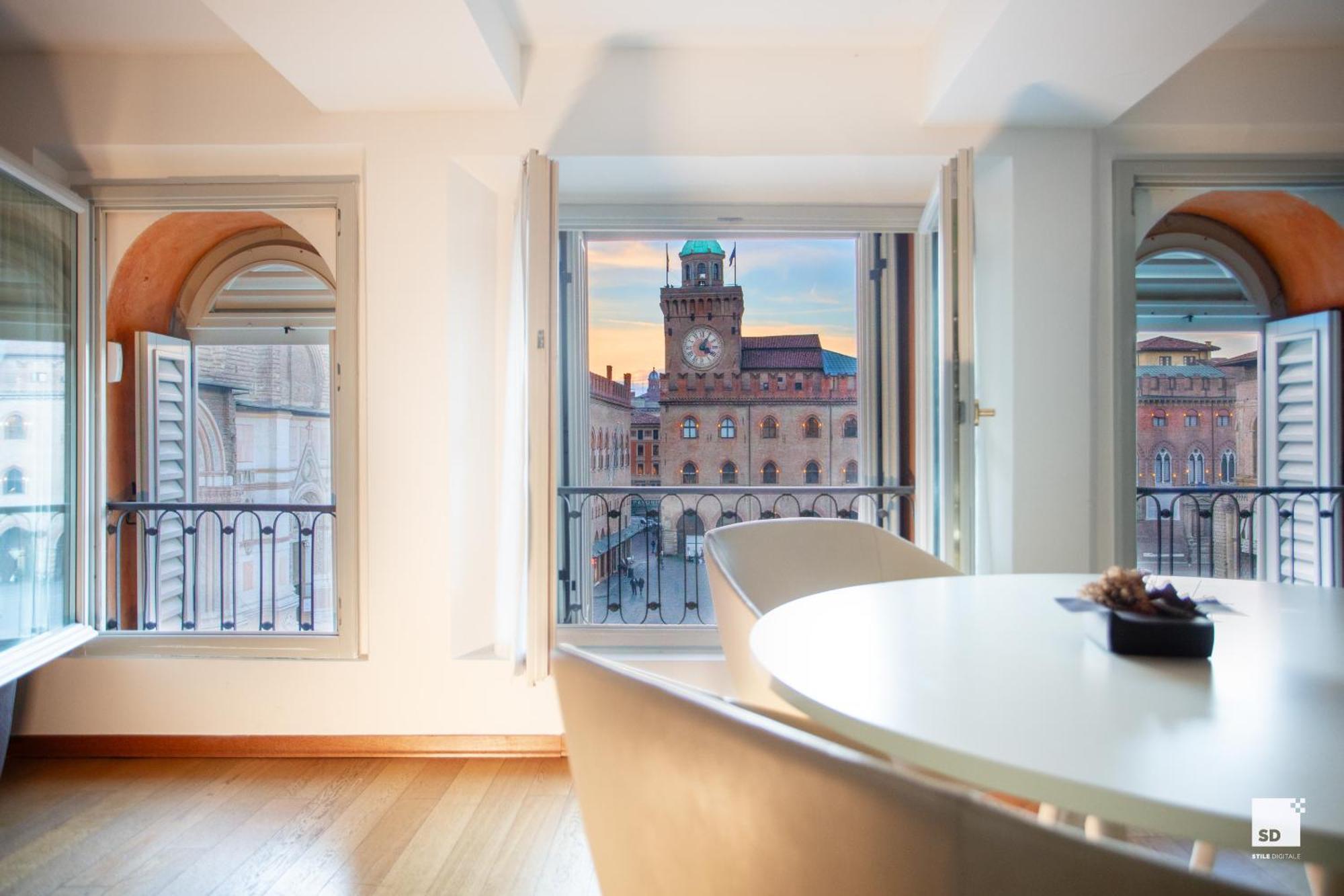 Urbanicooh Asinelli - Balcony On Piazza Maggiore Bologna Bagian luar foto